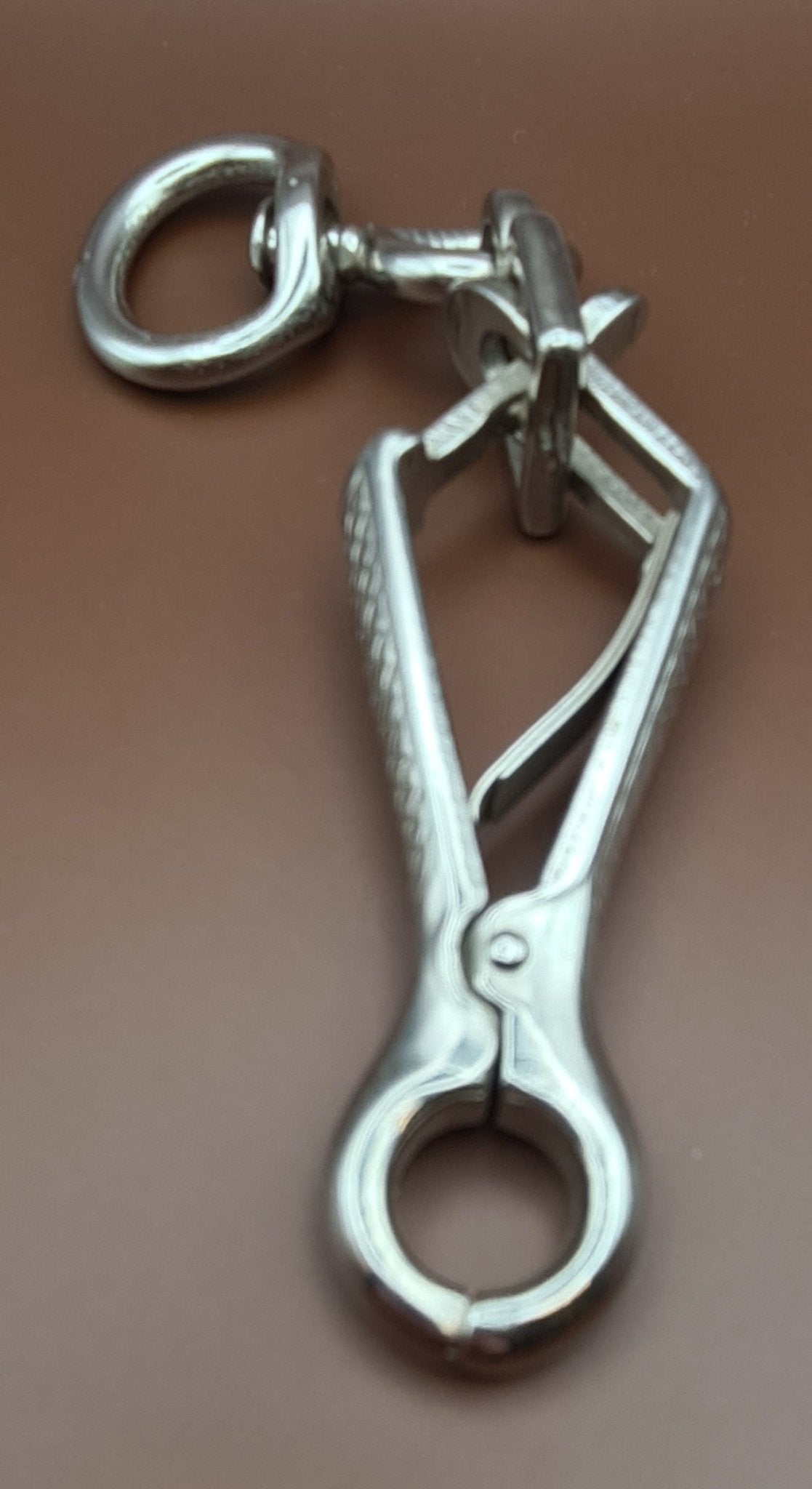 Scherenkarabiner / Zangenkarabiner 88 g (Zinkdruckguss, vernickelt) speziell für Hundeleinen 90mm (zuzüglich Öse) - BenniBerto.de