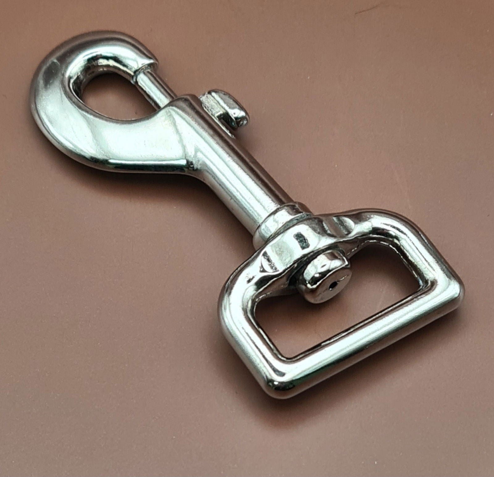 Karabiner mit Drehgelenk (Gr. 5) für Gurte oder Riemen bis max. 25 mm (Zinkdruckguss, vernickelt) - BenniBerto.de